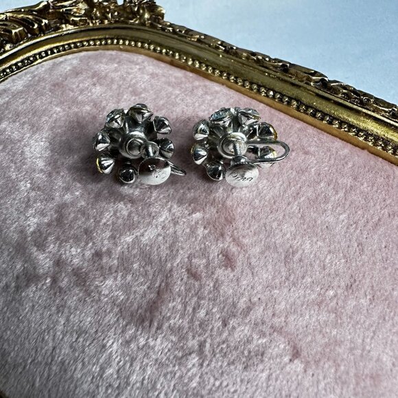 Vintage Signed Coro Rhinestone Screw-back Earrings Silver Tone Floral Design MCM - Picture 7 of 9